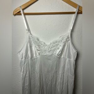 vintage women’s Vassarette floral lace white sleepwear slip dress